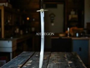 Kurt Başlı Kılıç: Osmanlı ve Türk Savaş Kültürünün Estetik Simgesi